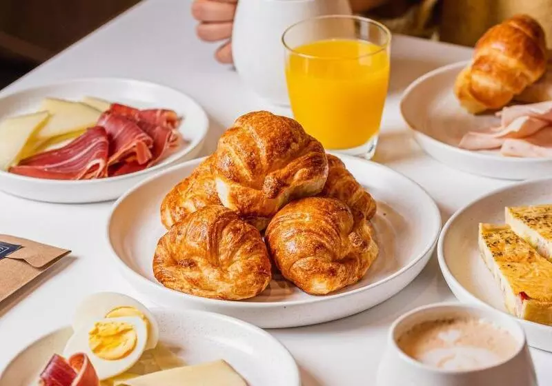 ホテル Aloft Jakarta Wahid Hasyim