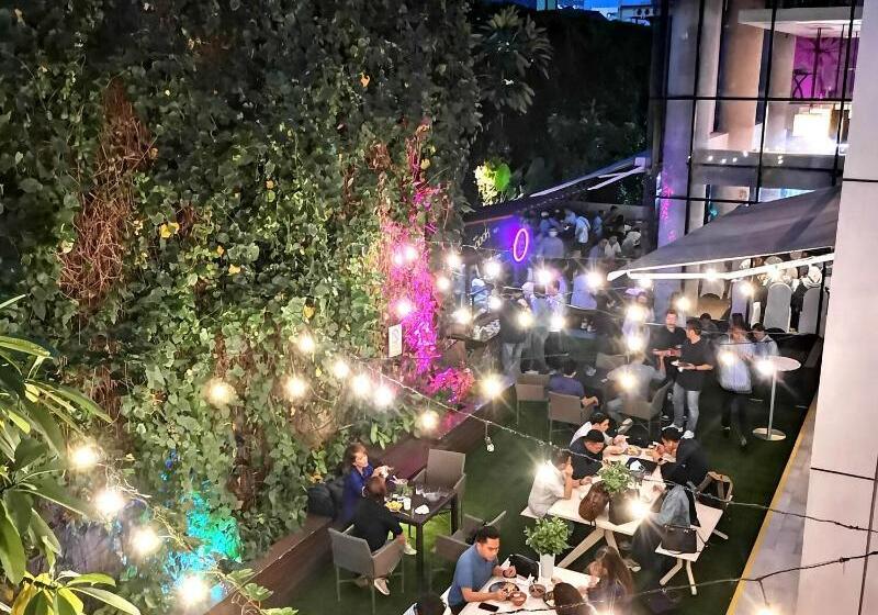 Hotel Aloft Jakarta Wahid Hasyim