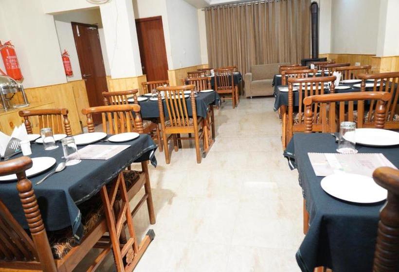 호텔 Hukam S Holiday Home Kasol