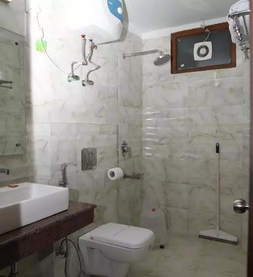 Hotelli Hukam S Holiday Home Kasol