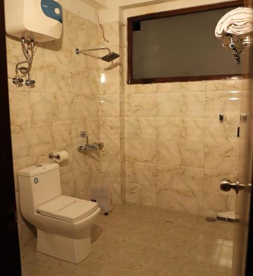 호텔 Hukam S Holiday Home Kasol