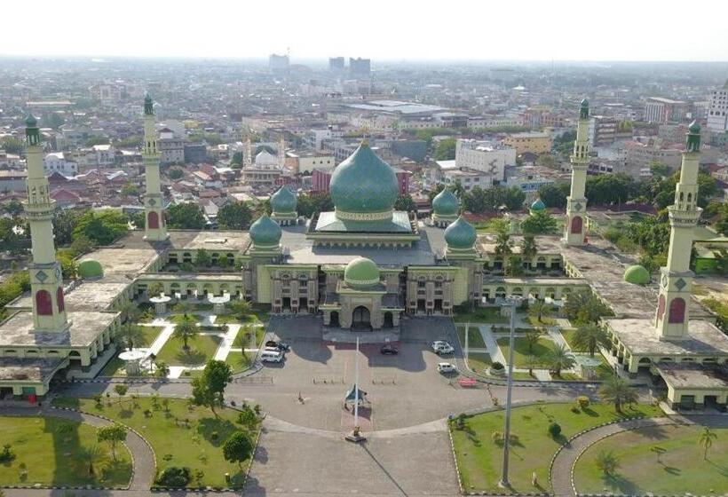 Megara Hotel by OYO Rooms