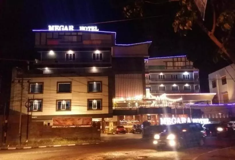 Megara Hotel by OYO Rooms