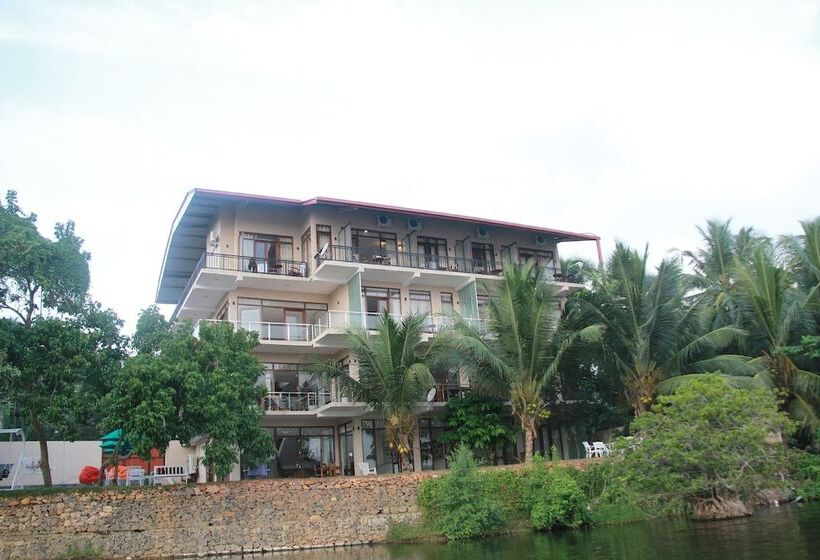 호텔 Sanu Lagoon Resort & Spa