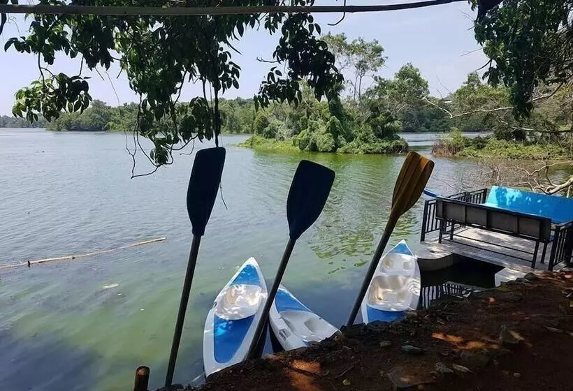 هتل Sanu Lagoon Resort & Spa