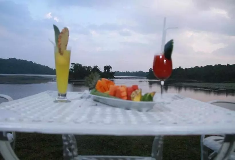 هتل Sanu Lagoon Resort & Spa