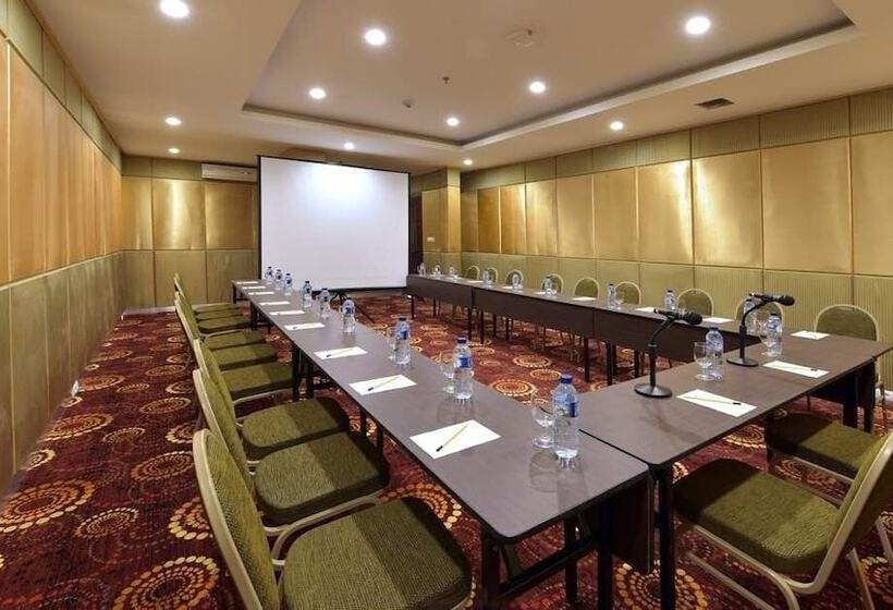 هتل The Sya Regency Palu By Soasia