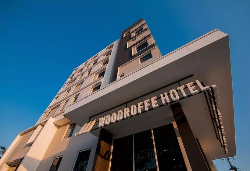 ホテル Woodroffe