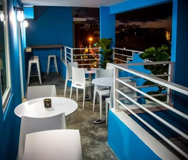 Nomada Urban Beach Hostel Calle Loiza