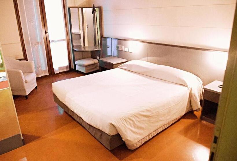 Отель Franciacorta