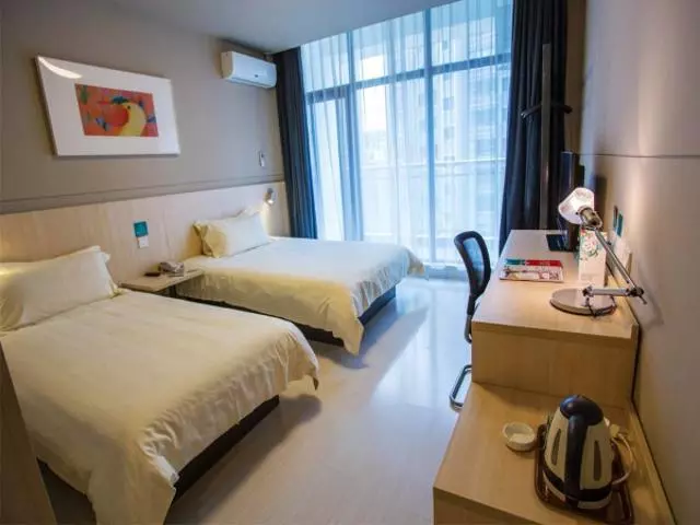 Hotelli Jinjiang Inn Wuxi Huishan District Government Wanda Plaza