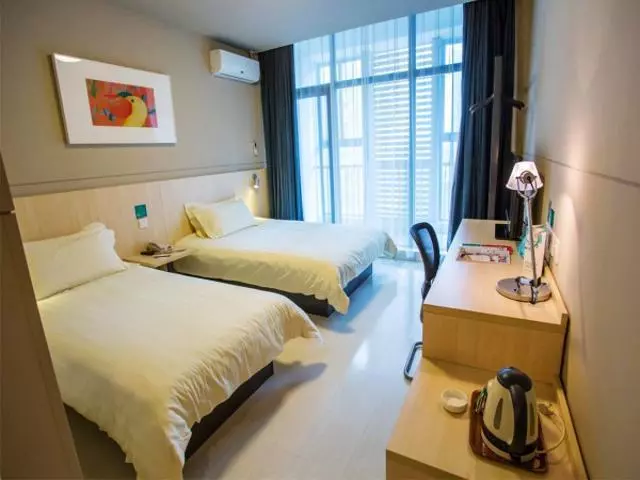 Hotelli Jinjiang Inn Wuxi Huishan District Government Wanda Plaza