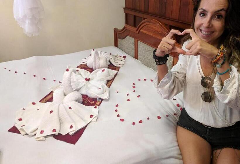 فندق Sakura Wood House