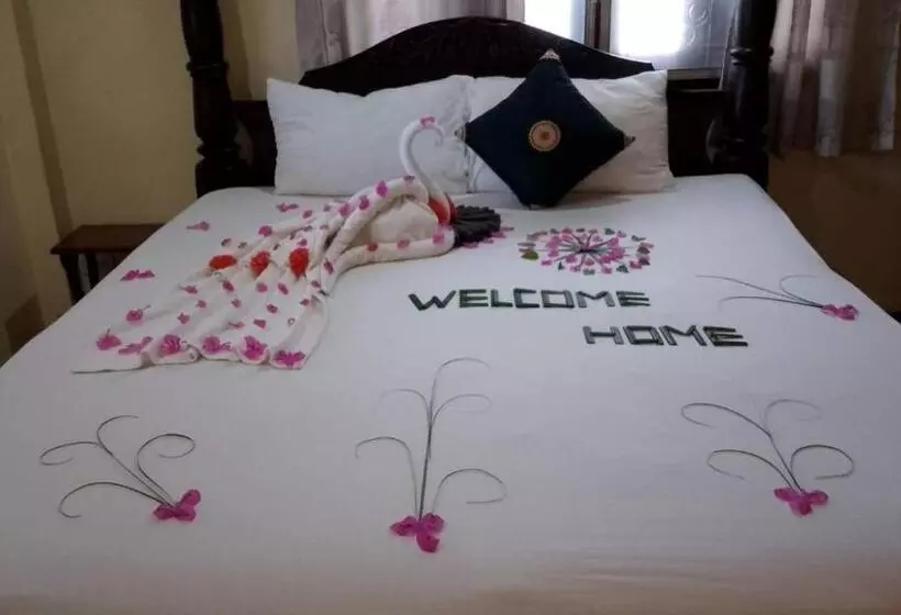 هتل Sakura Wood House