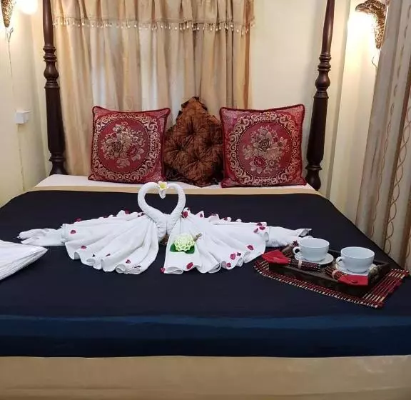 هتل Sakura Wood House