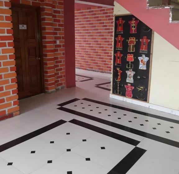 King Thai Hotel And Restaurant