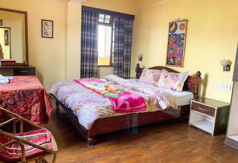 King Thai Hotel And Restaurant