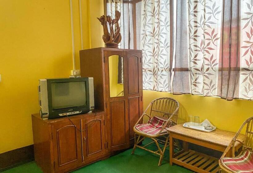 King Thai Hotel And Restaurant