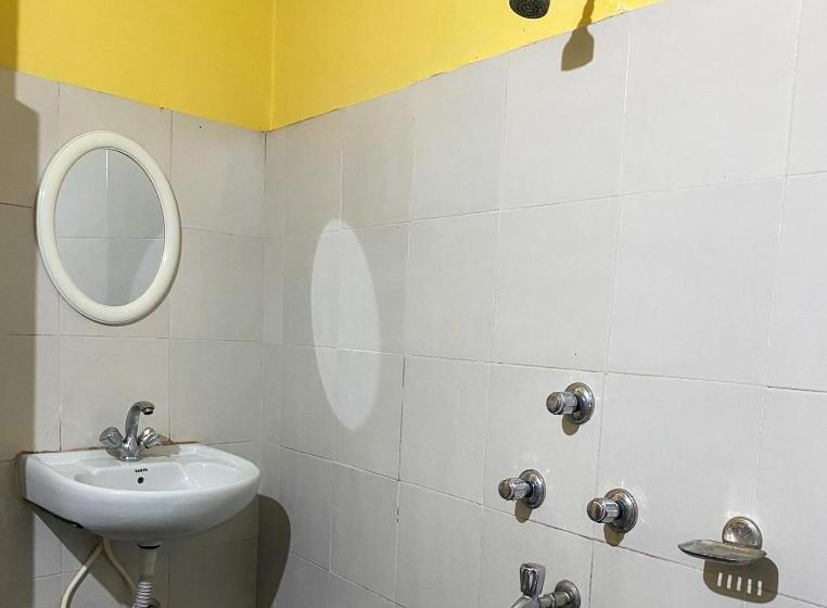 King Thai Hotel And Restaurant