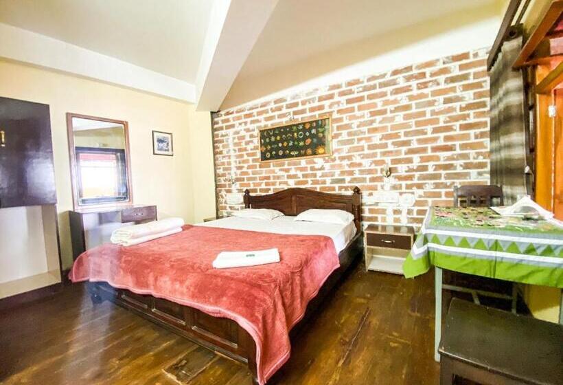 King Thai Hotel And Restaurant