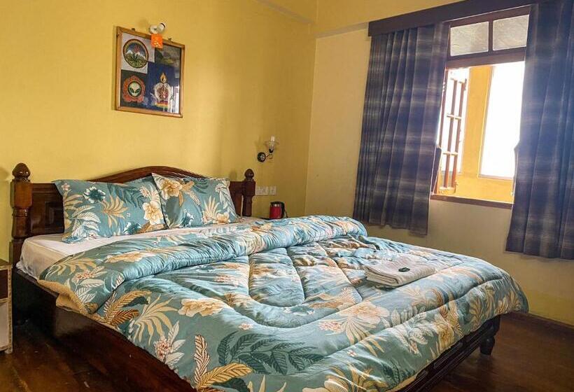 King Thai Hotel And Restaurant