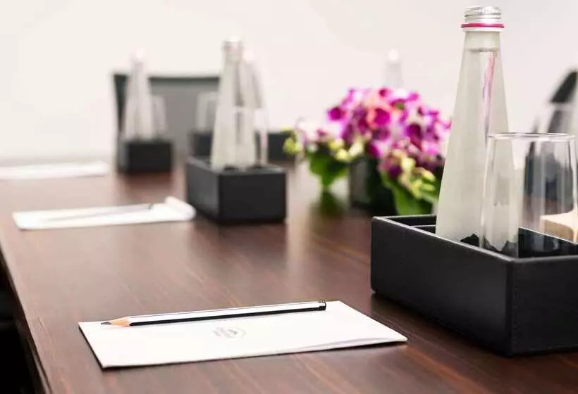 ホテル Howard Johnson By Wyndham Kolkata Airport