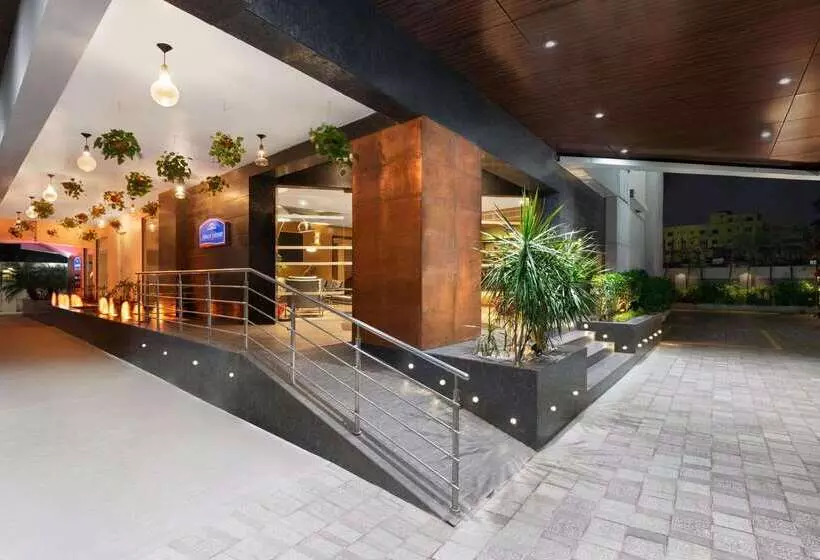 ホテル Howard Johnson By Wyndham Kolkata Airport