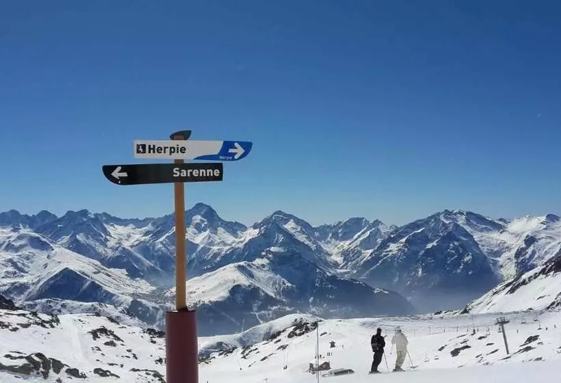 تختخواب و صبحانه Chalet Solneige