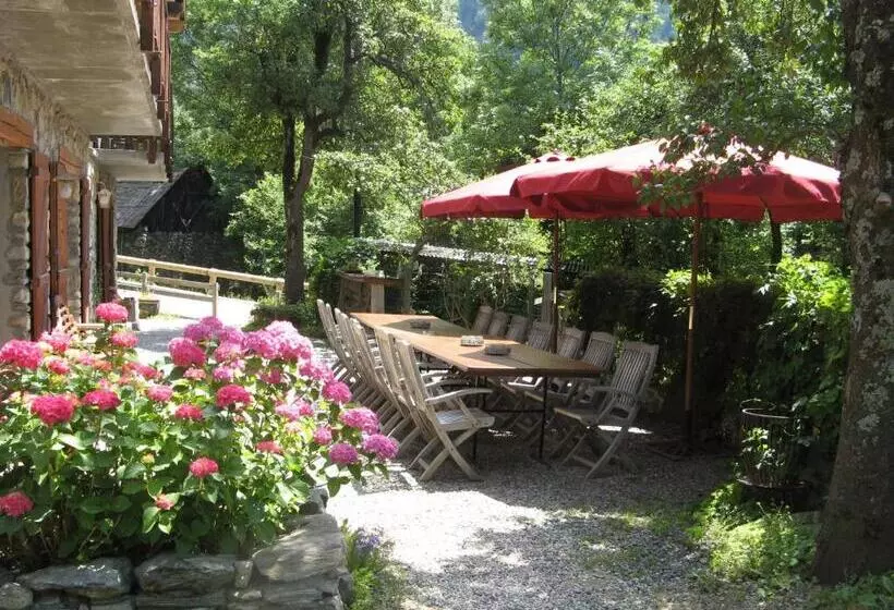تختخواب و صبحانه Chalet Solneige