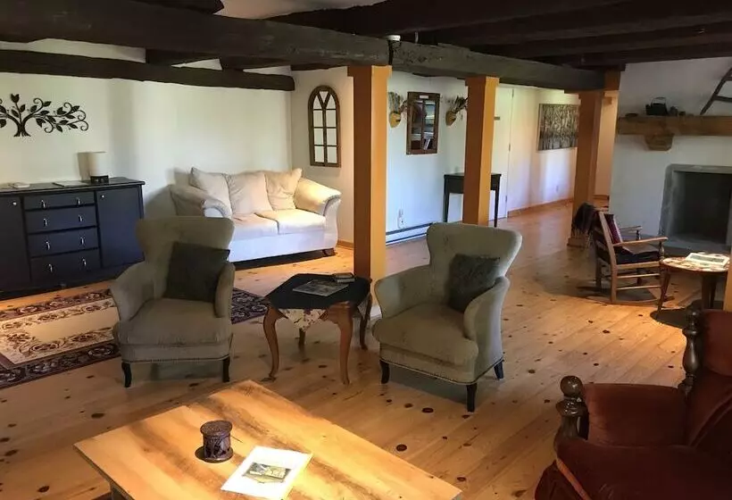 Aamiaismajoitus (B&B) La Grange Country Inn