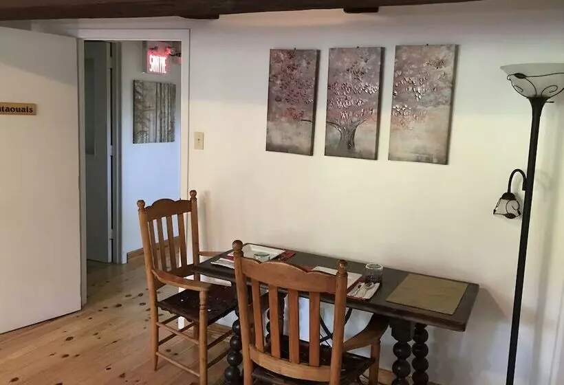 Aamiaismajoitus (B&B) La Grange Country Inn