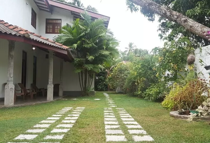 Aamiaismajoitus (B&B) Villa Happy Home