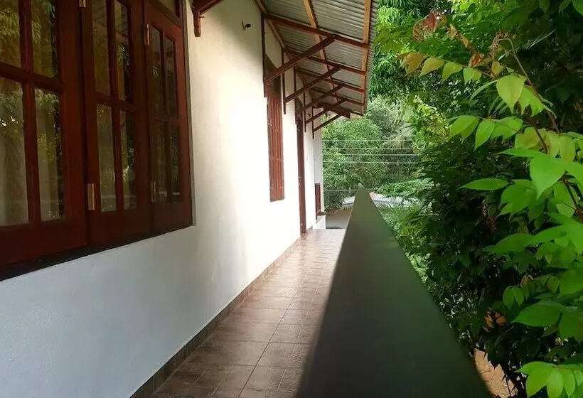 Aamiaismajoitus (B&B) Villa Happy Home