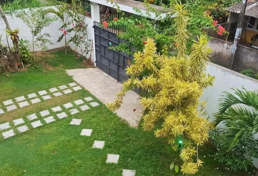 Aamiaismajoitus (B&B) Villa Happy Home
