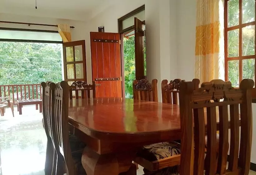 Aamiaismajoitus (B&B) Villa Happy Home