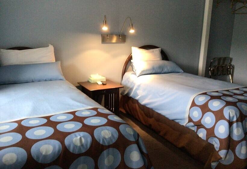 Hitching Post Country Motel