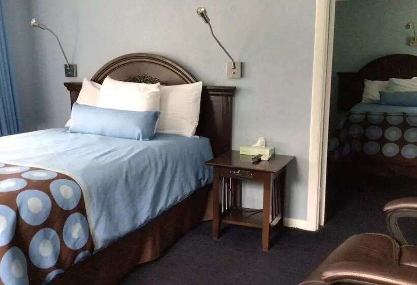 Hitching Post Country Motel