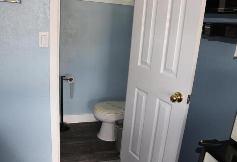 Hitching Post Country Motel