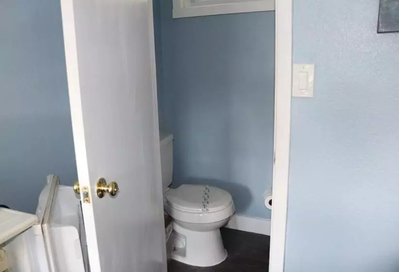 Hitching Post Country Motel