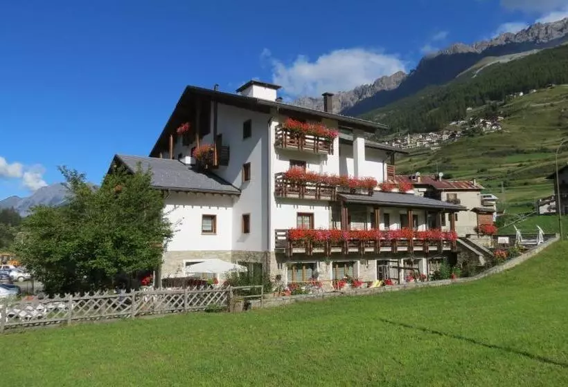 ホテル Albergo Castello
