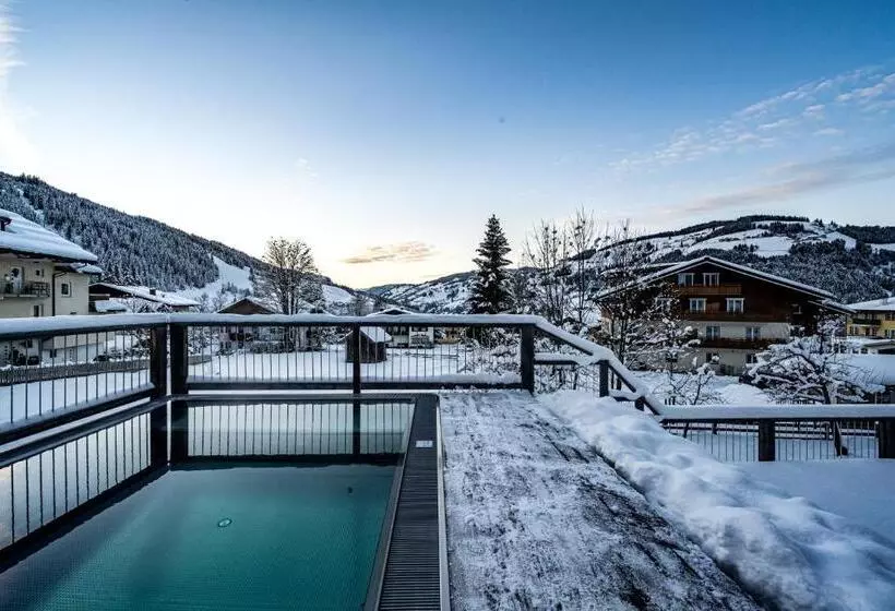 ホテル Almmonte Sensum Suites Boutique
