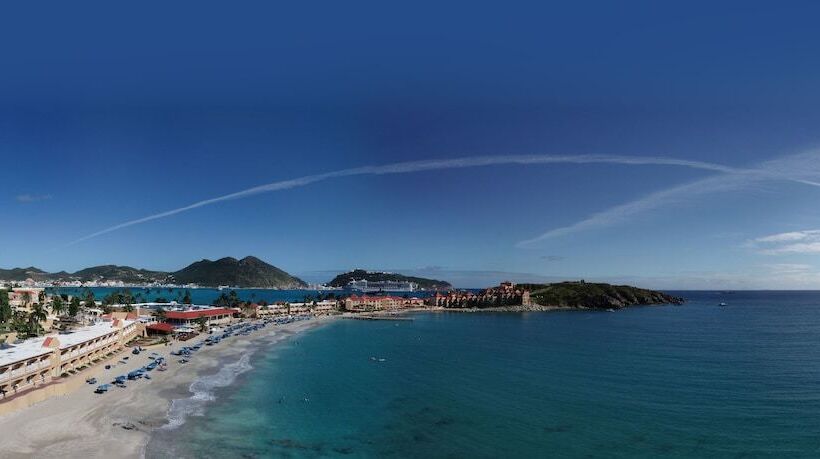 هتل Divi Little Bay Beach Resort