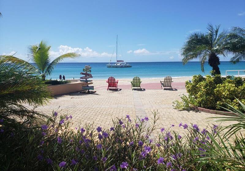 هتل Divi Little Bay Beach Resort