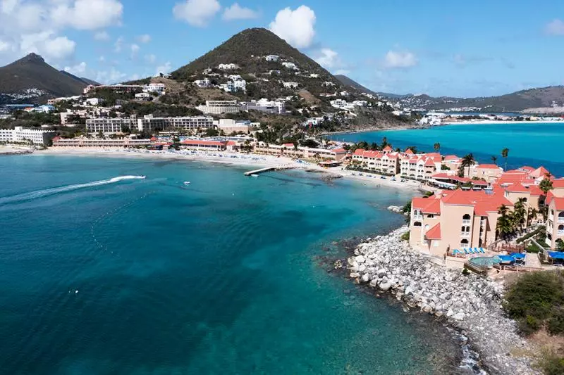 هتل Divi Little Bay Beach Resort