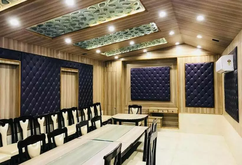 Hotelli Gopinath The Grand