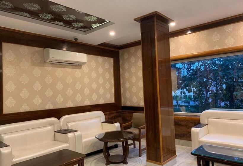 호텔 Gopinath The Grand