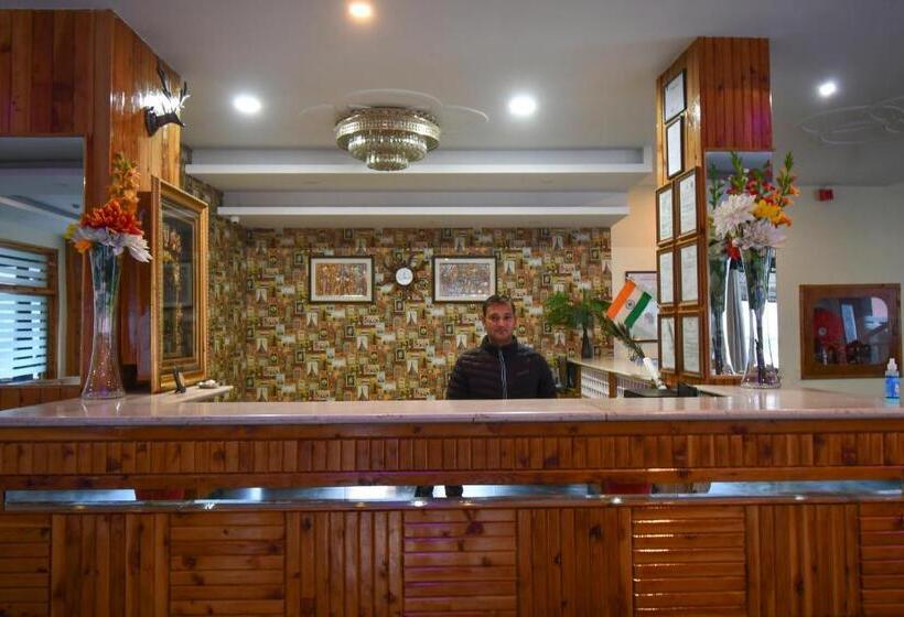 Отель Manali Valley Resort