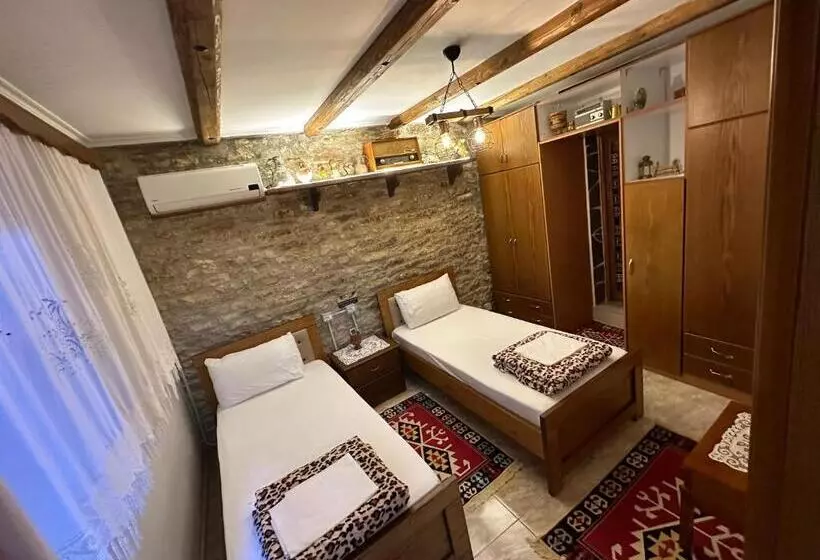 هتل Ahmetaj Guest House