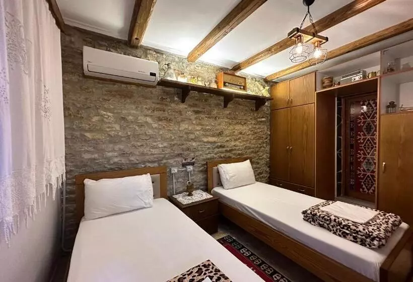هتل Ahmetaj Guest House