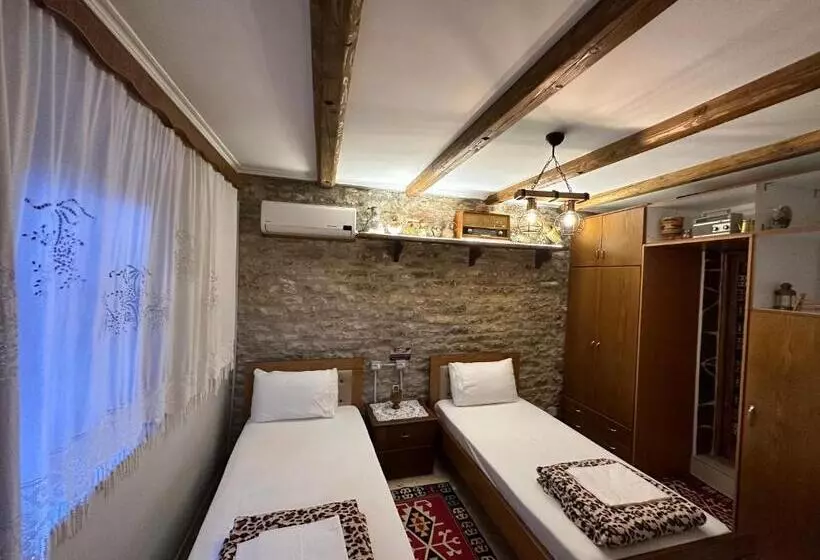 هتل Ahmetaj Guest House